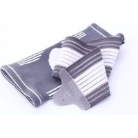 Фиксатор кисти LiveUp Wrist Support LS5672-SM сірий, білий S/M (6951376182286) изображение 3 Фиксатор кисти LiveUp Wrist Support LS5672-SM сірий, білий S/M (6951376182286) изображение 3