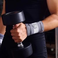 Фиксатор кисти LiveUp Wrist Support LS5672-SM сірий, білий S/M (6951376182286) изображение 6 Фиксатор кисти LiveUp Wrist Support LS5672-SM сірий, білий S/M (6951376182286) изображение 6