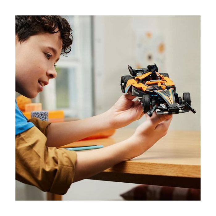 Конструктор LEGO Автомобиль для гонки NEOM McLaren Formula E 452 детали (42169) изображение 7