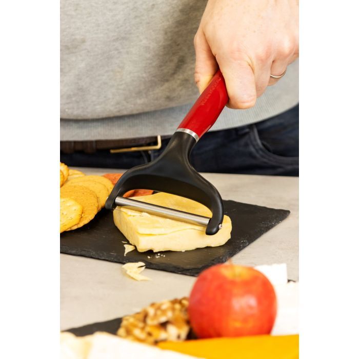 Кухонный нож KitchenAid Coreline для сиру, 20,3 см, червоний (KAG133OHERE) изображение 5