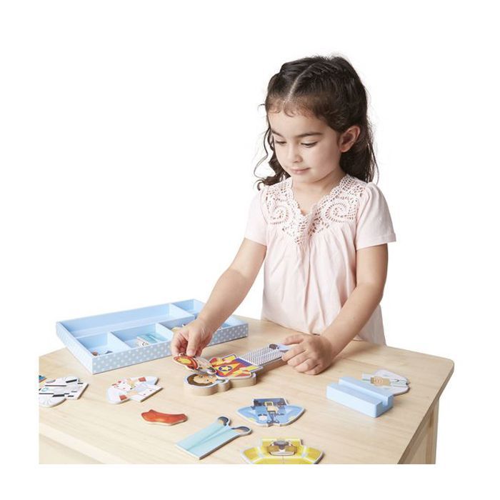 Ігровий набір Melissa&Doug Магнітна вдягалка Джулія (MD5164) зображення 4