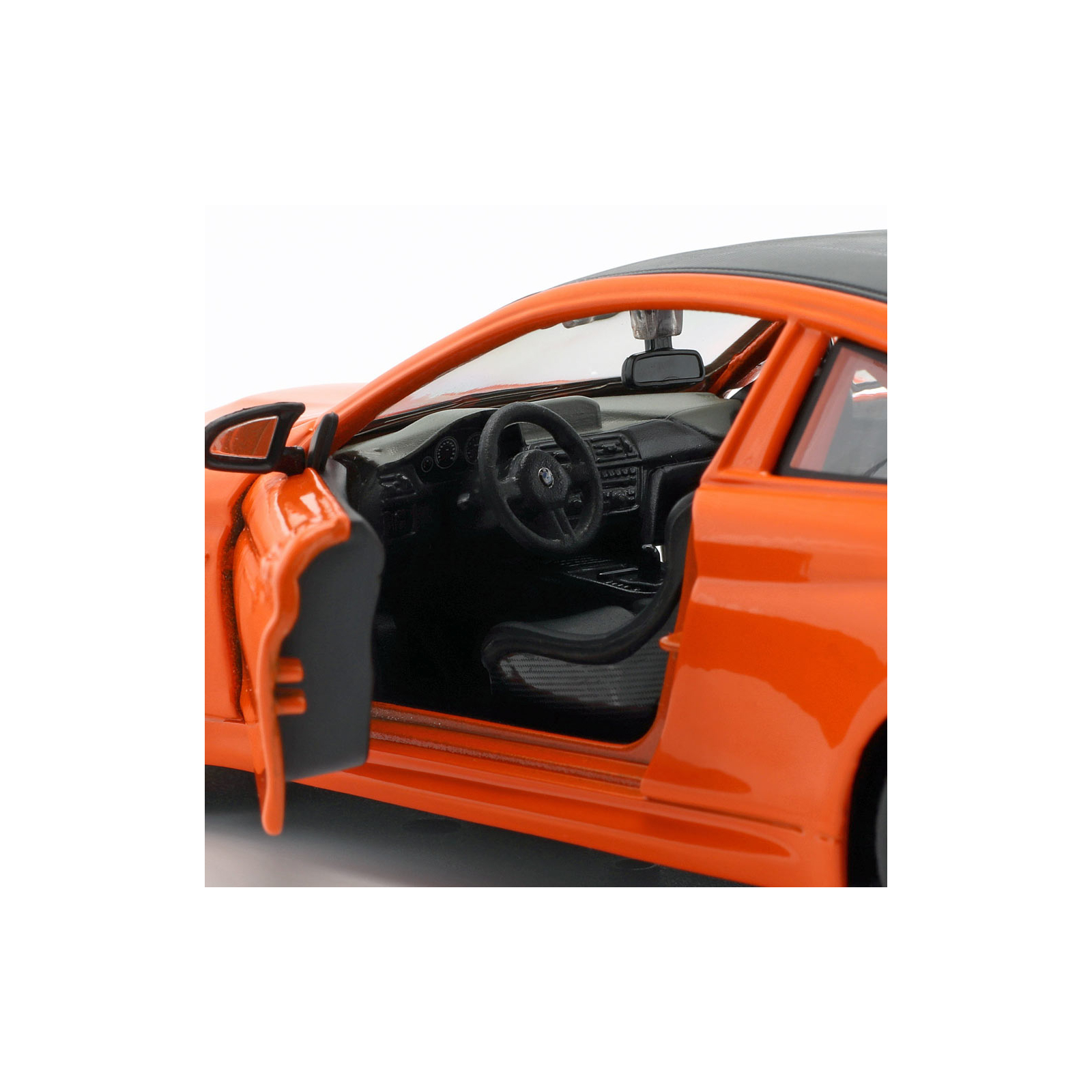 Машина Maisto BMW M4 GTS оранжевый металлик (1:24) (31246 met. orange) изображение 4