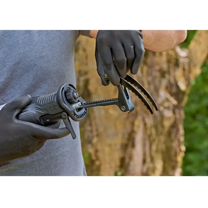 Шабельна пила Black&Decker BES301 зображення 10