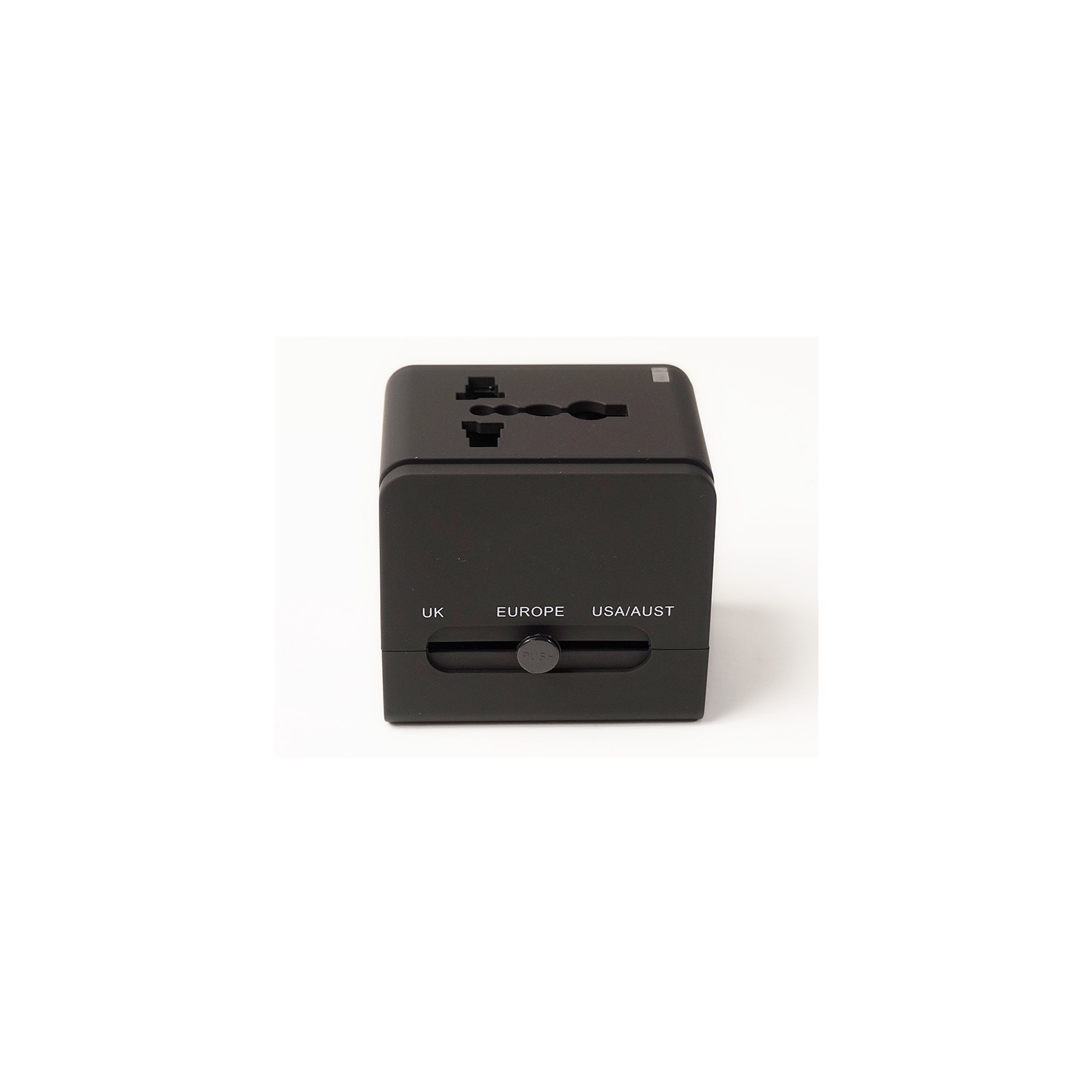 Зарядное устройство PowerPlant Международный адаптер 220В + 2*USB max2.1A (DV00DV5067)