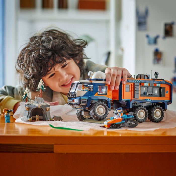 Конструктор LEGO City Арктический исследовательский грузовик с научной лабораторией (60471) изображение 9