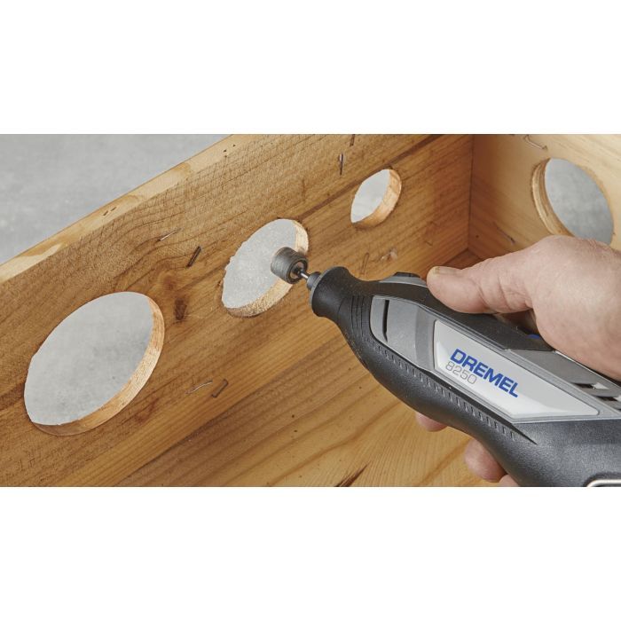 Гравер Dremel 8250-5 12V, 1х2Ah, 5000-30000об/мин, ЗУ, 0.59кг (F.013.825.0JA) изображение 7