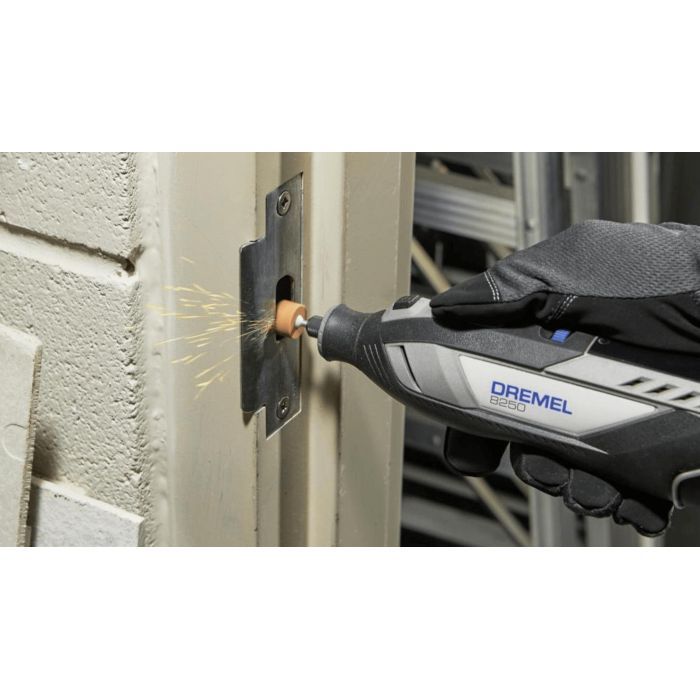 Гравер Dremel 8250-5 12V, 1х2Ah, 5000-30000об/мин, ЗУ, 0.59кг (F.013.825.0JA) изображение 9