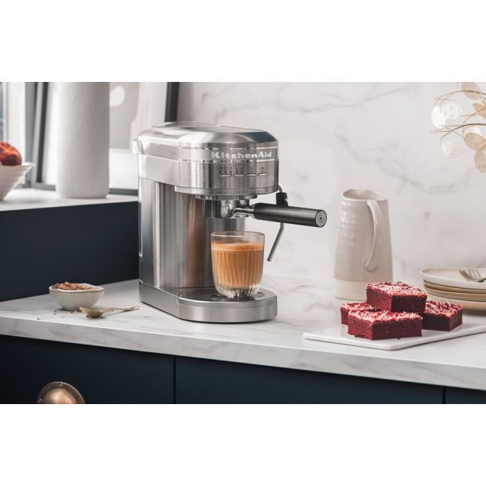 Рожковая кофеварка эспрессо KitchenAid 5KES6503ESX изображение 10