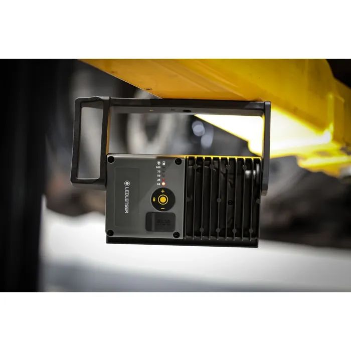 Фонарь LedLenser IF4R з функцією PowerBank (502001) изображение 6