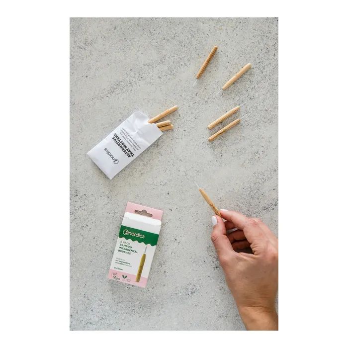 Щетки для межзубных промежутков Nordics Bamboo 0.40 мм 8 шт. (3800500324210) изображение 2
