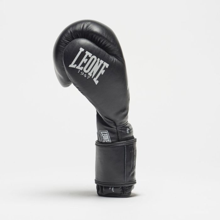 Боксерские перчатки Leone GN111 The Greatest Black 18 унцій (GN111_Black_18oz) изображение 6