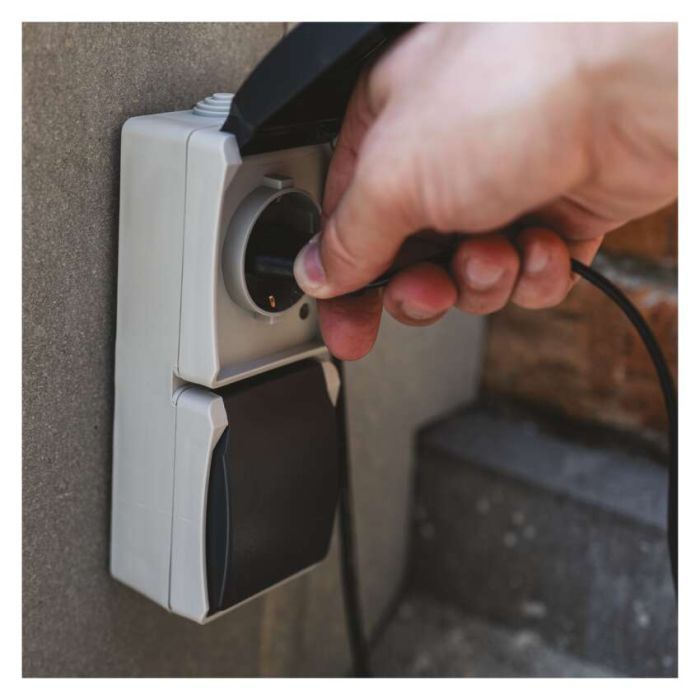 Розетка EMOS вертикальна зовнішня IP44 Сіро-чорна (A1396.3) зображення 7