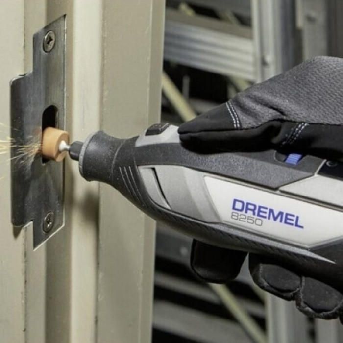 Гравер Dremel 8250-5/65 12V, 2х2Ah, 5000-30000об/хв, ЗП, кейс 0.59кг (F.013.825.0JF) зображення 6