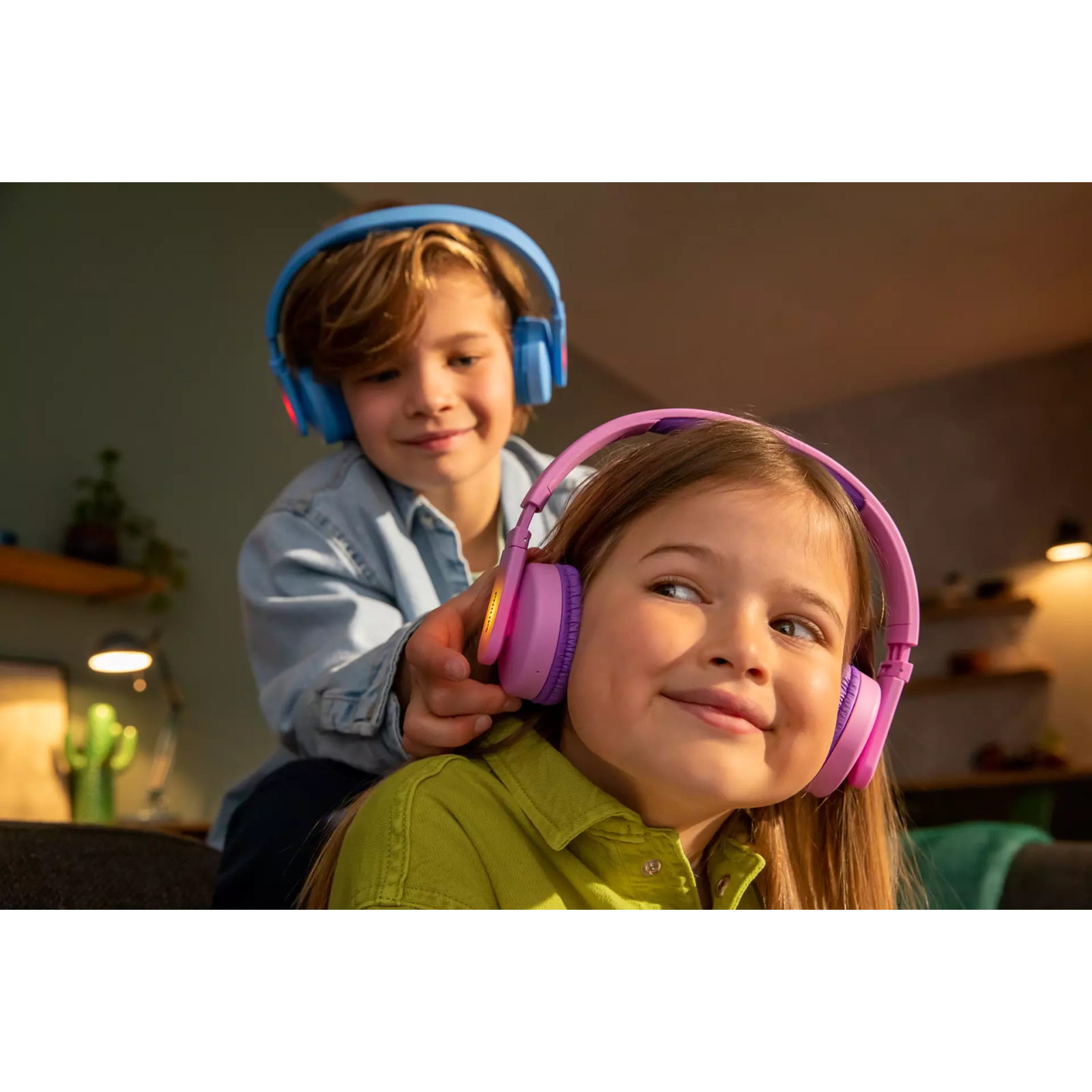 Наушники Philips Kids TAK4206 On-ear Colored light panels Wireless Blue (TAK4206BL/00) изображение 2