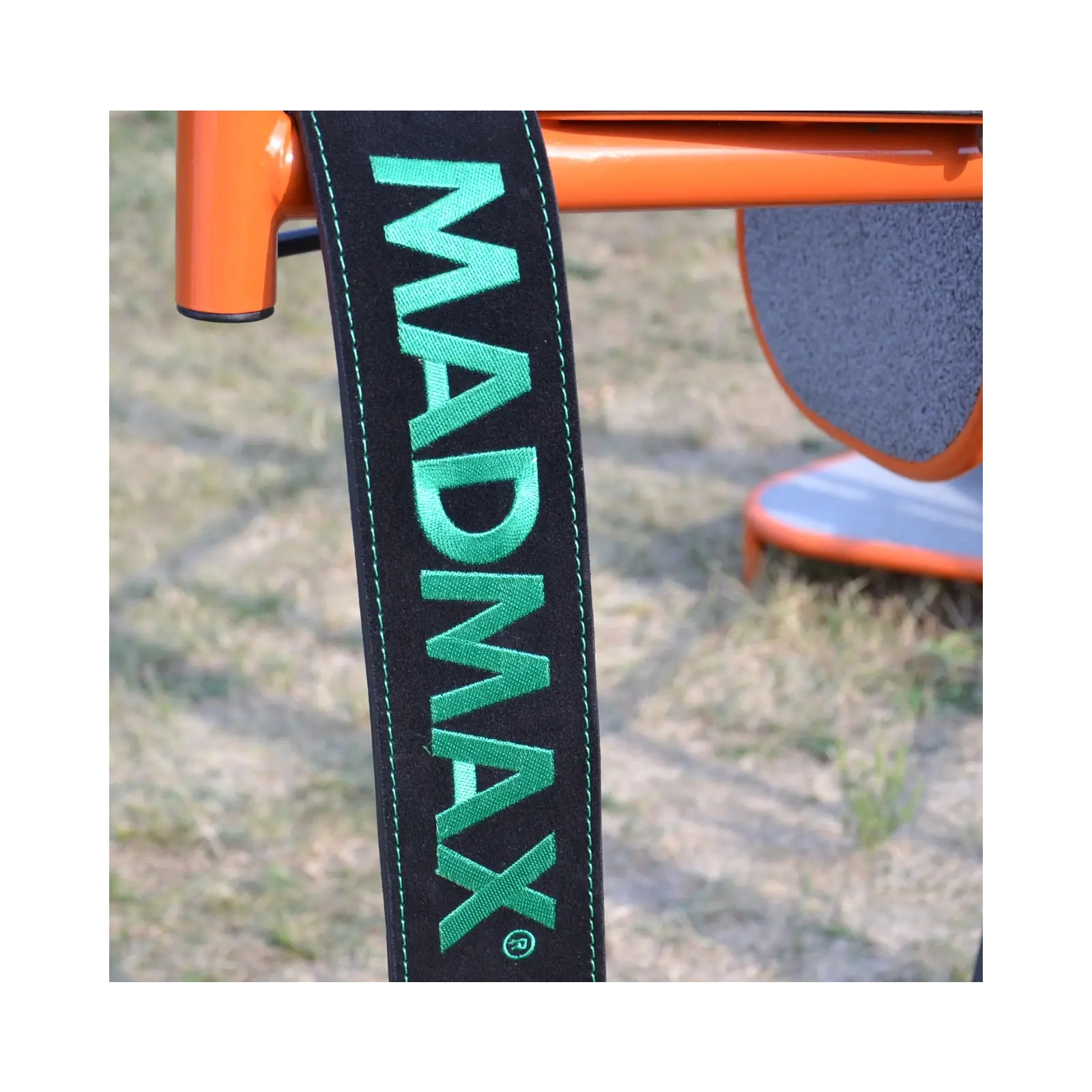 Атлетический пояс MadMax MFB-301 Suede Single Prong шкіряний Black/Green XL (MFB-301_XL) изображение 5