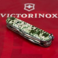 Нож Victorinox Climber Army Піксель (1.3703.3_W3940p) изображение 3