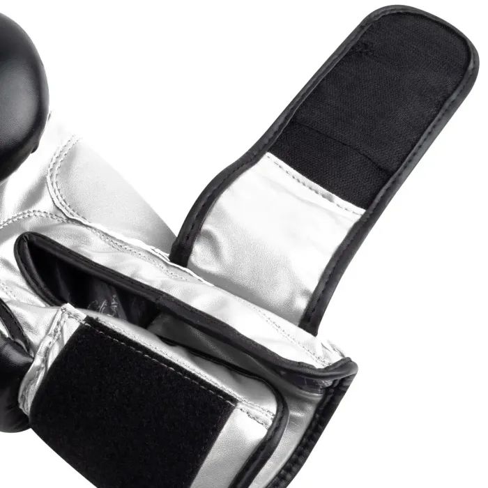 Боксерські рукавички PowerPlay 3004 Classic Чорні 8 унцій (PP_3004_8oz_Black) зображення 8