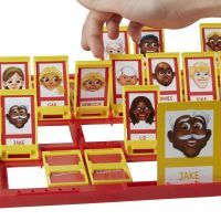 Настольная игра Hasbro Угадай Кто англ. (C2124) изображение 4