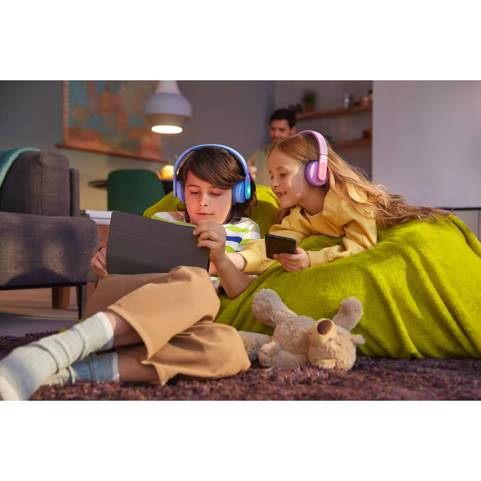 Навушники Philips Kids TAK4206 On-ear Colored light panels Wireless Pink (TAK4206PK/00) зображення 5