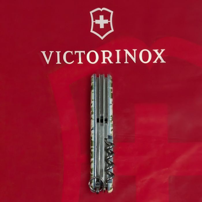 Нож Victorinox Climber Army Піксель + Лого (1.3703.3_W3941p) изображение 8