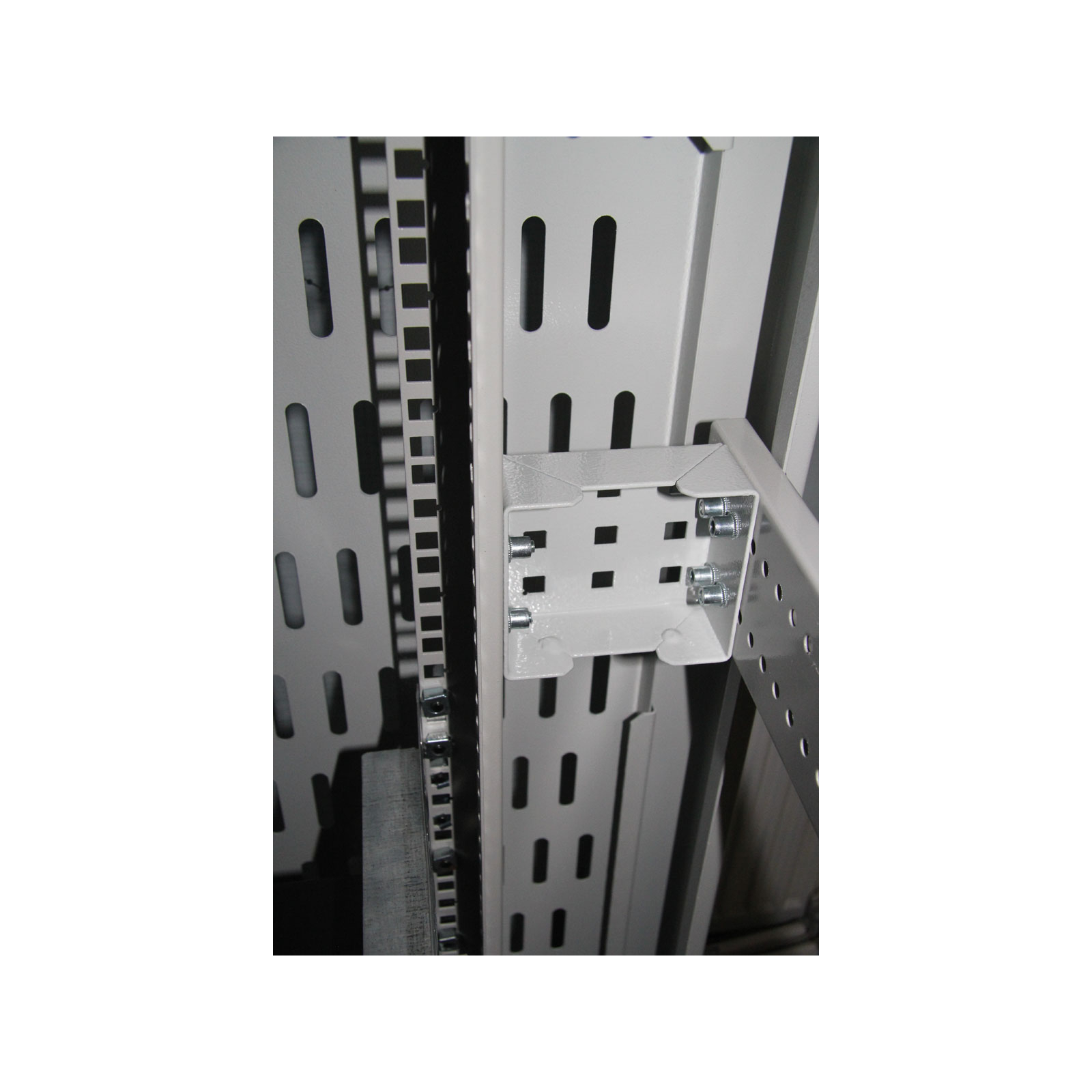 Шкаф напольный CSV 46U Rackmount S 600x1000 Perf (46U Rackmount S 600x1200 Perf) изображение 4