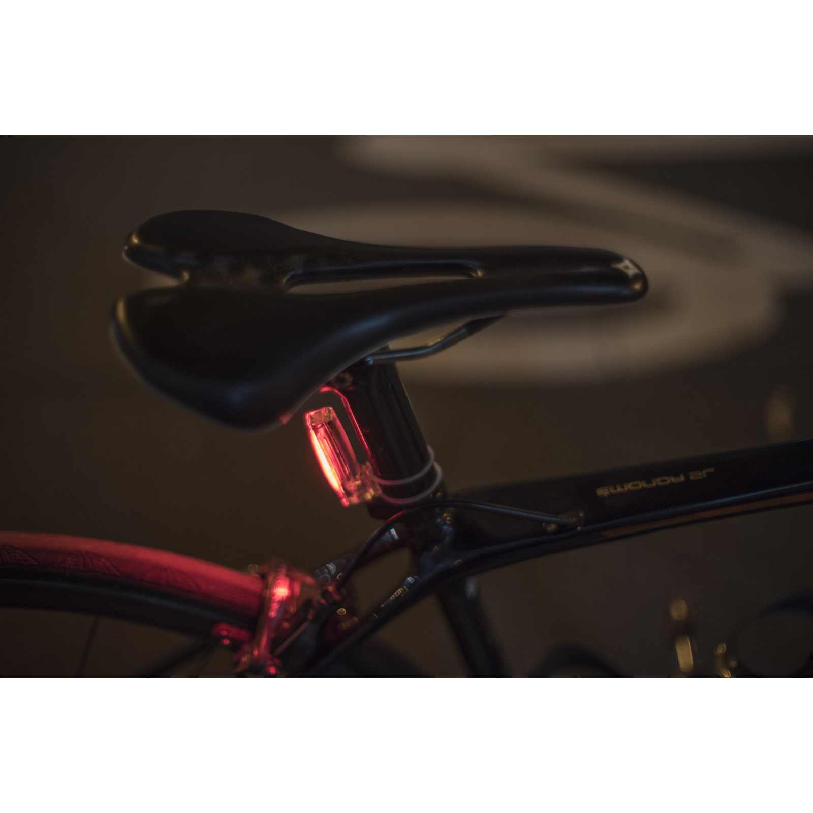 Задняя велофара Knog Plus Rear 20 Lumens Translucent (12143) изображение 7