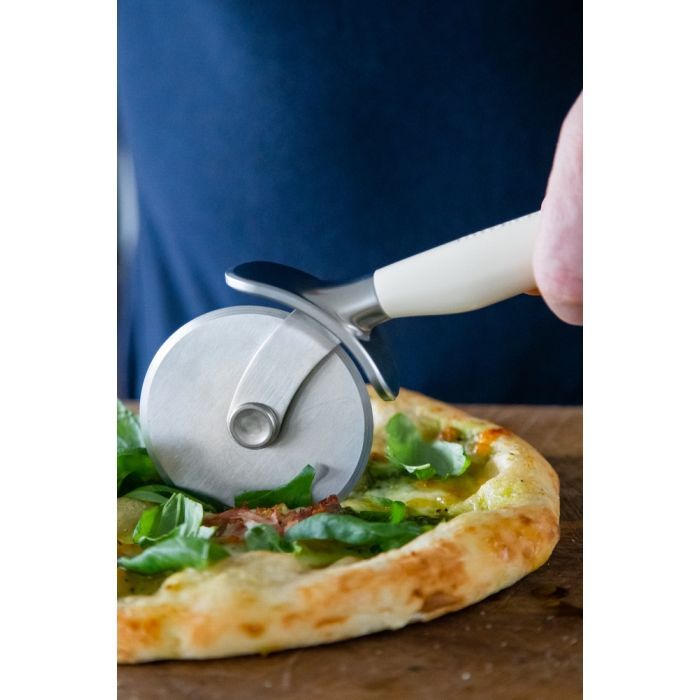 Ніж для піци KitchenAid Coreline, 22,7 см, кремовий (KAG113OHACE) зображення 4