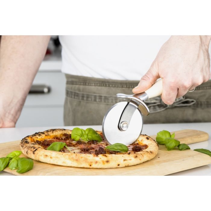 Ніж для піци KitchenAid Coreline, 22,7 см, кремовий (KAG113OHACE) зображення 6