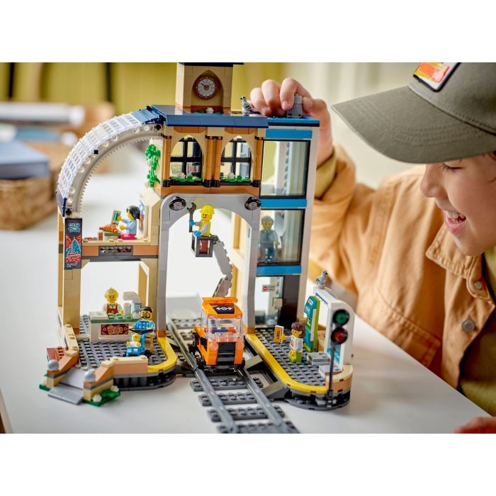 Конструктор LEGO City Центральный железнодорожный вокзал (60469) изображение 11
