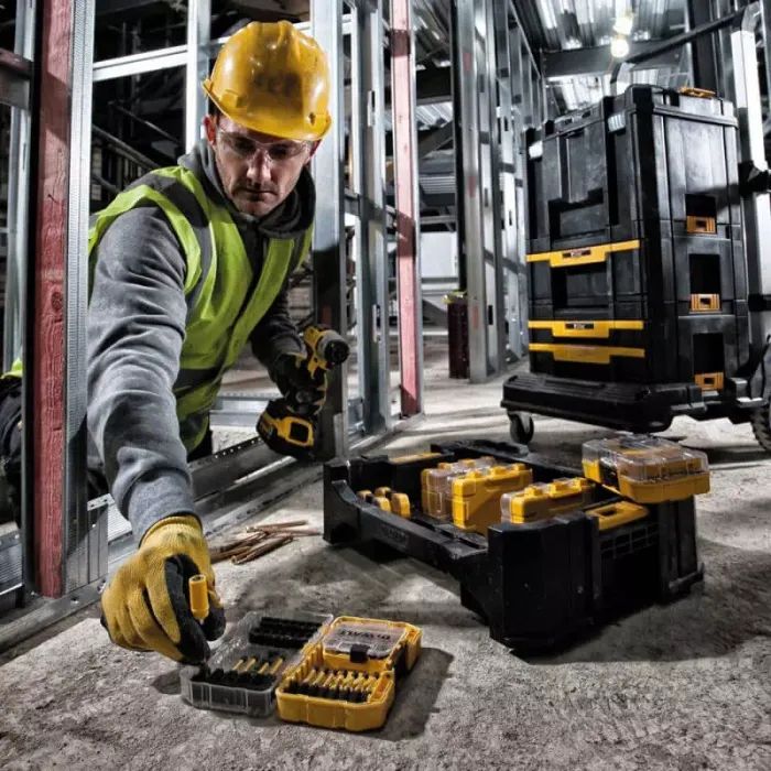 Ящик для инструментов DeWALT для хранения наборов в кейсах TOUGH CASE по заворачиванию и (DT70716) изображение 5