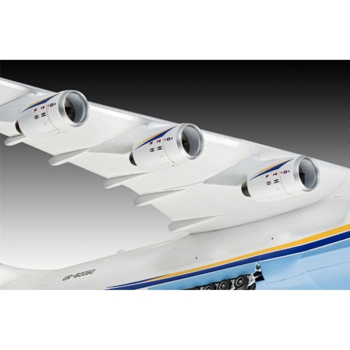 Сборная модель Revell Грузовой самолет Ан-225 Мрия. Масштаб 1:144 (RVL-04958) изображение 8