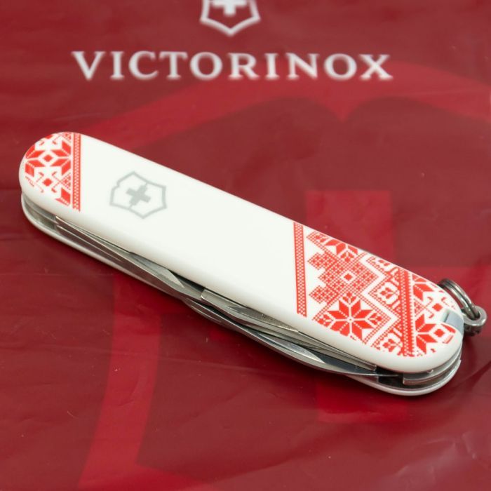 Нож Victorinox Huntsman Ukraine White "Вишиванка" (1.3713.7_T0051r) изображение 4