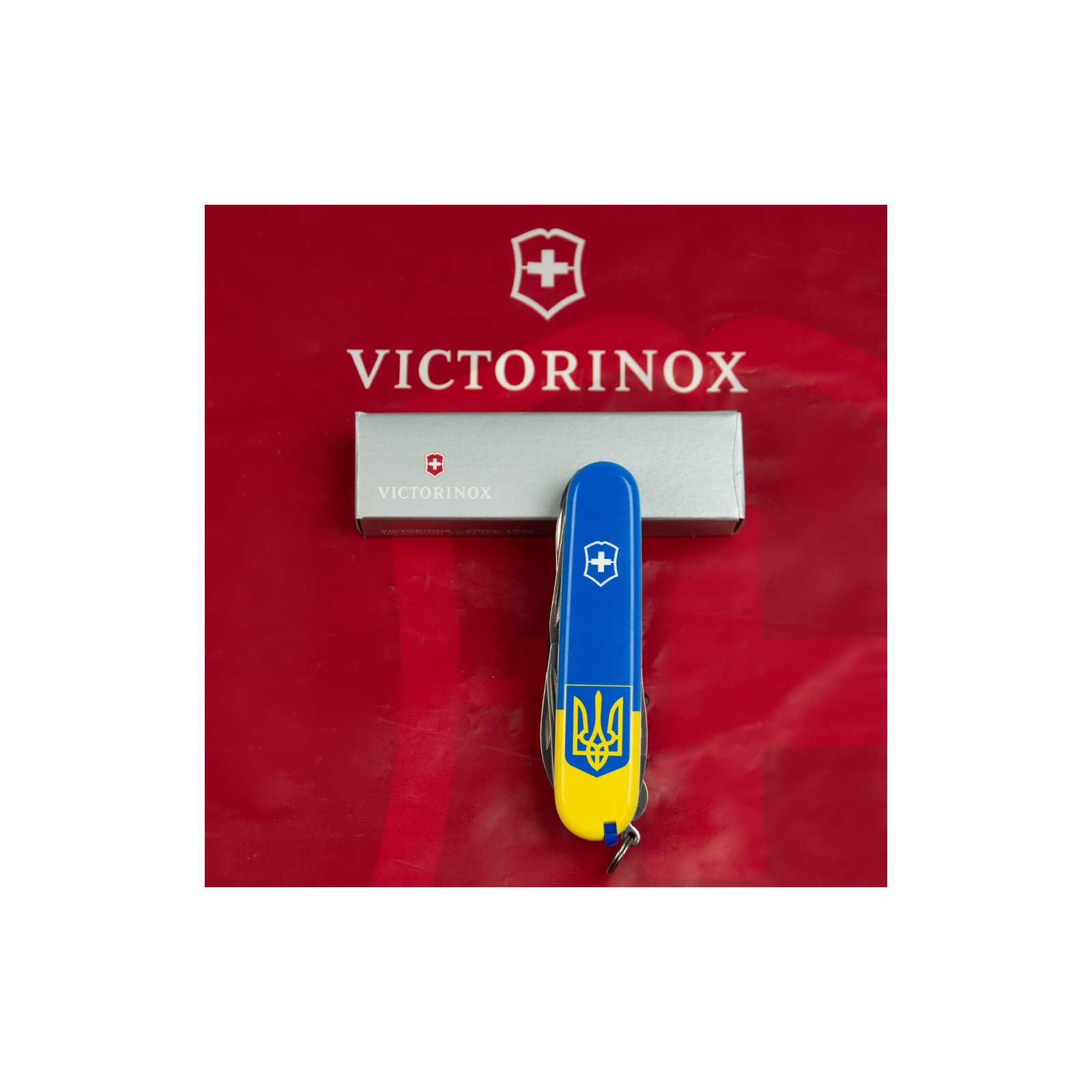 Нож Victorinox Huntsman Ukraine 91 мм Чорний Серце синьо-жовте (1.3713.3_T1090u) изображение 12