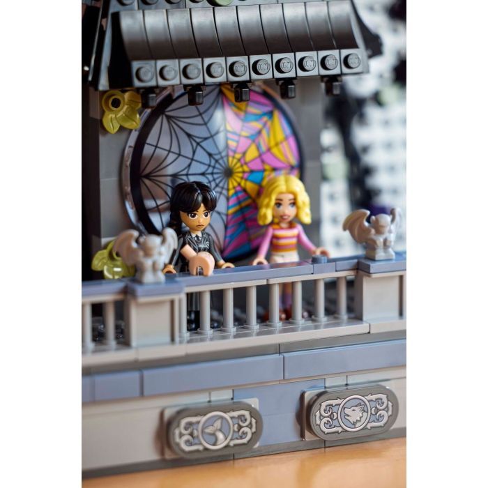 Конструктор LEGO Wednesday Комната Комната Венздей и Энид (76781) изображение 8
