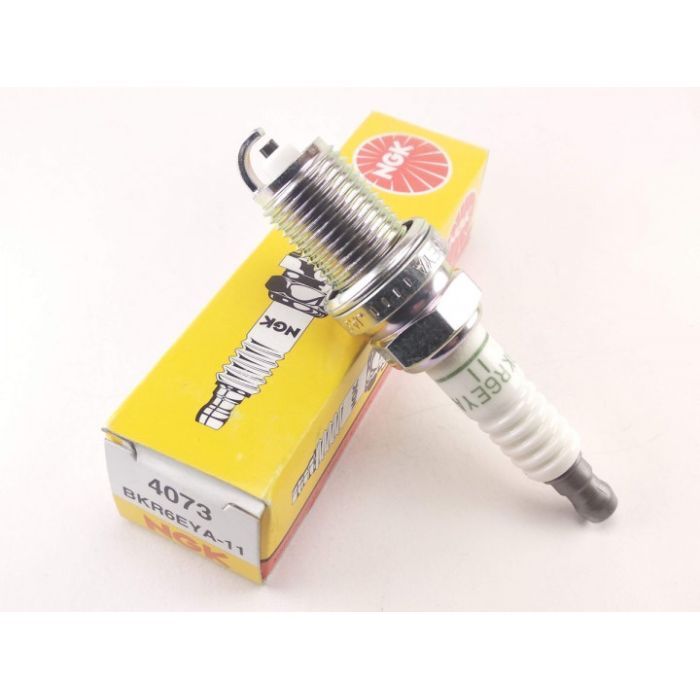 Свеча зажигания NGK 4073 BKR6EYA-11