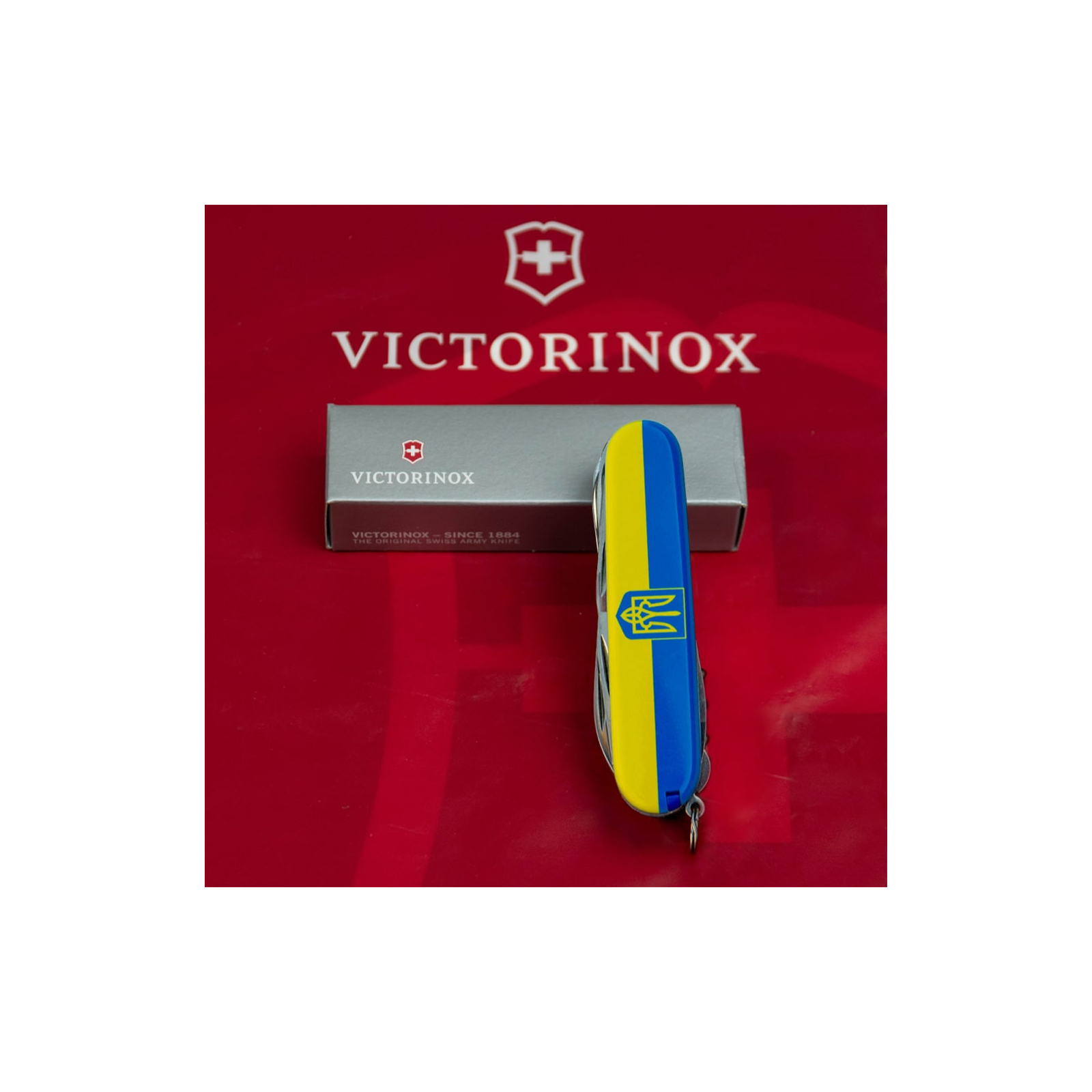 Нож Victorinox Huntsman Ukraine 91 мм Чорний Великий Герб України (1.3713.3_T0400u) изображение 12