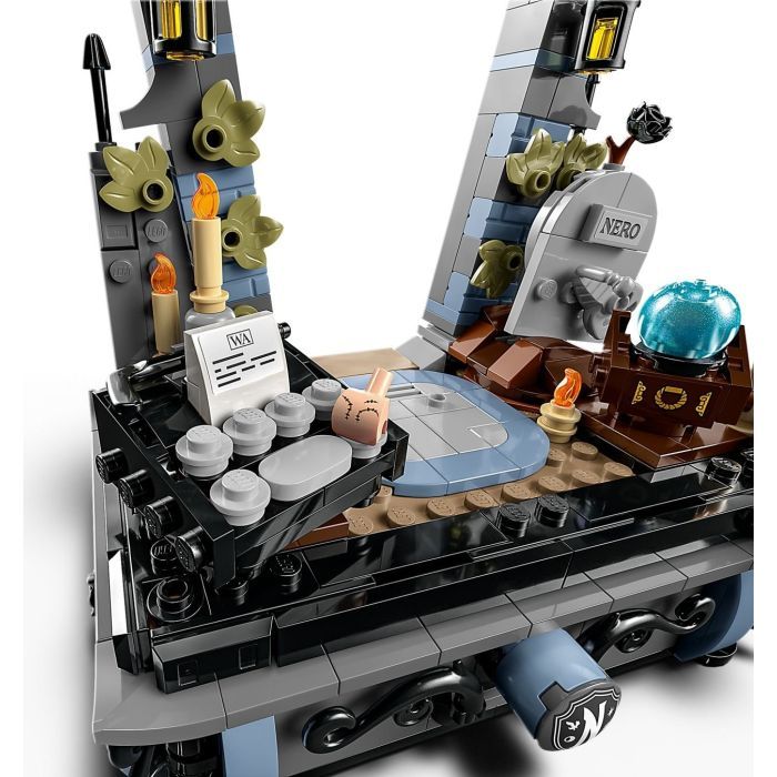 Конструктор LEGO Wednesday Фигурка Венздей Аддамс (76780) изображение 4