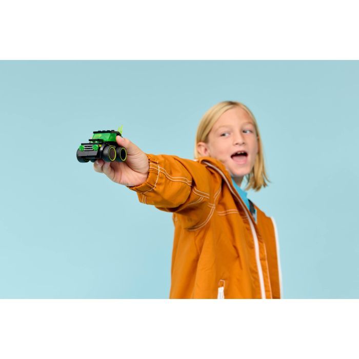 Конструктор LEGO City Автомобили — Игровой автомобиль для гонки (60484) изображение 9