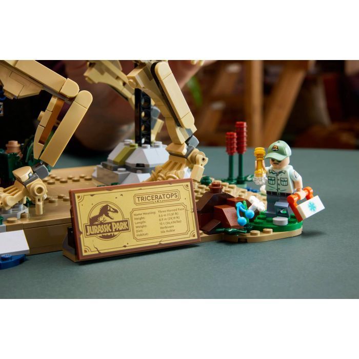 Конструктор LEGO Jurassic Park Окаменелости динозавров: Трицератопс (77985) изображение 17