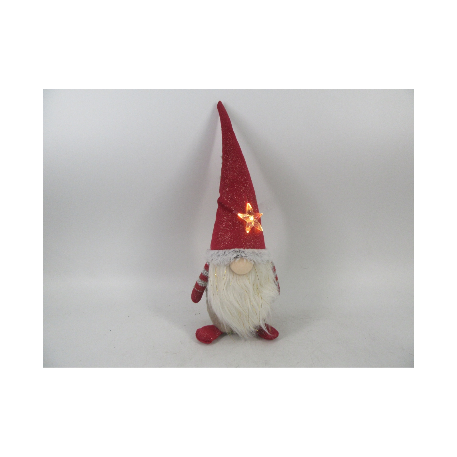 Новогодняя фигурка Novogod`ko Гном в красном, 37 см, LED звезда. (974624)