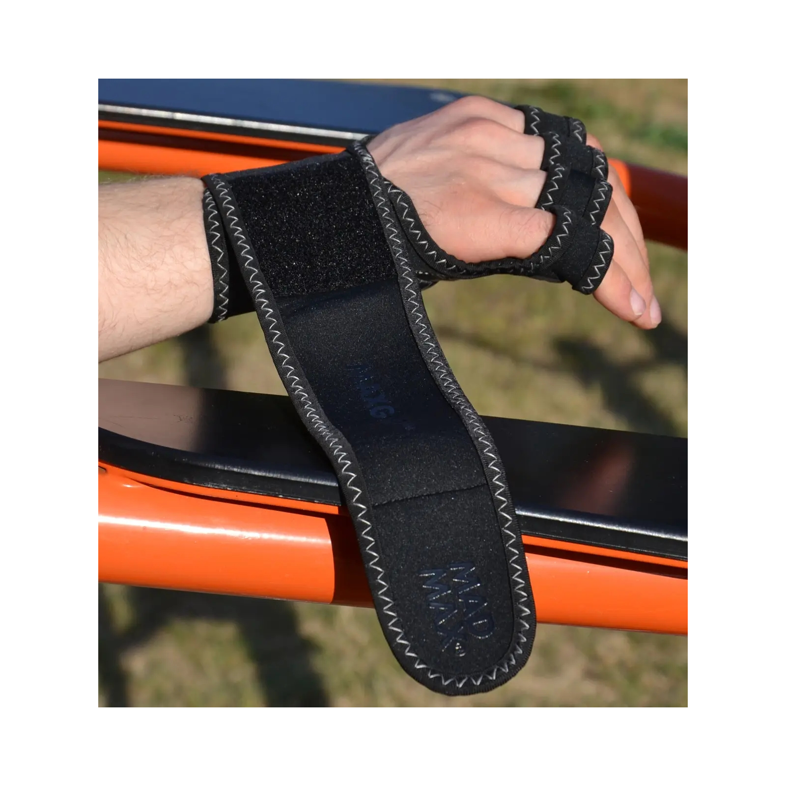 Перчатки для фитнеса MadMax MFG-303 MAXGRIP Neoprene Wraps Black/Grey L/XL (MFA-303_L/XL) изображение 7