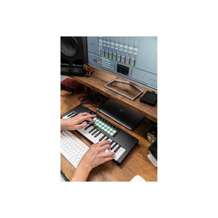 MIDI-клавіатура Novation Launchkey Mini 37 MK4 (236477) зображення 12