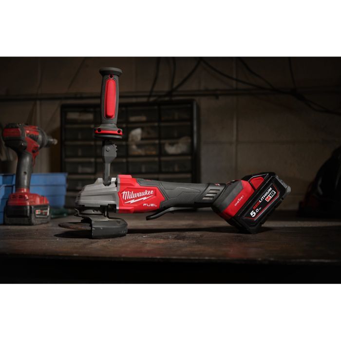 Шлифовальная машина Milwaukee M18 FSAGSVO125X-502X, 125мм, 2x5h, HDкейс (4933493553) изображение 6