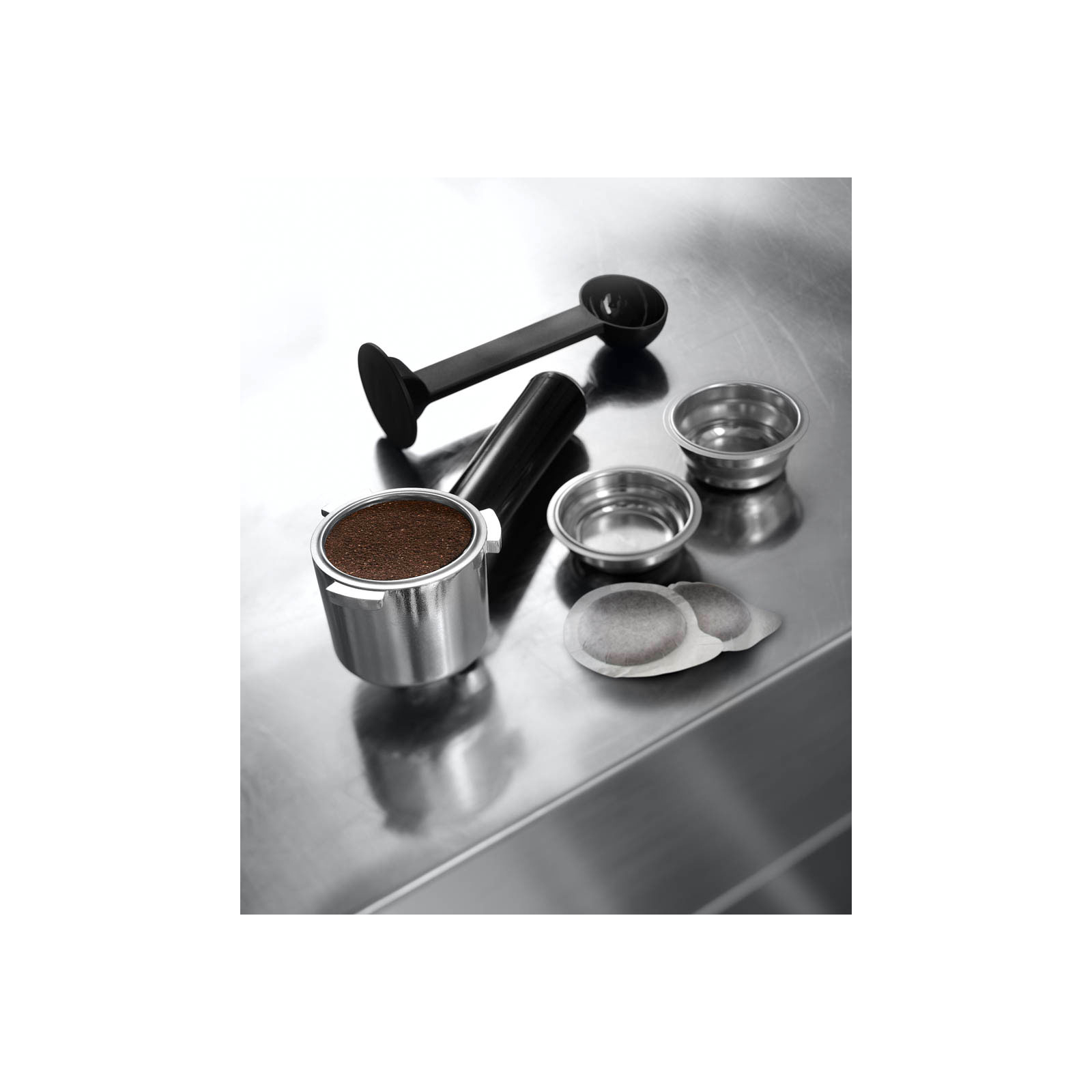 Ріжкова кавоварка еспресо DeLonghi EC 680 BK (EC680BK) зображення 3
