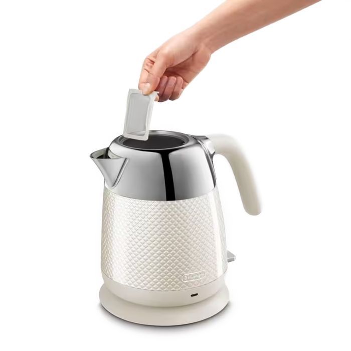 Электрочайник DeLonghi KBL 2001 W изображение 3