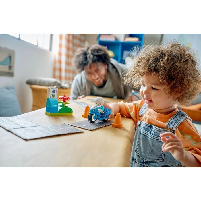 Конструктор LEGO DUPLO Town Синий полицейский мотоцикл (10471) изображение 8