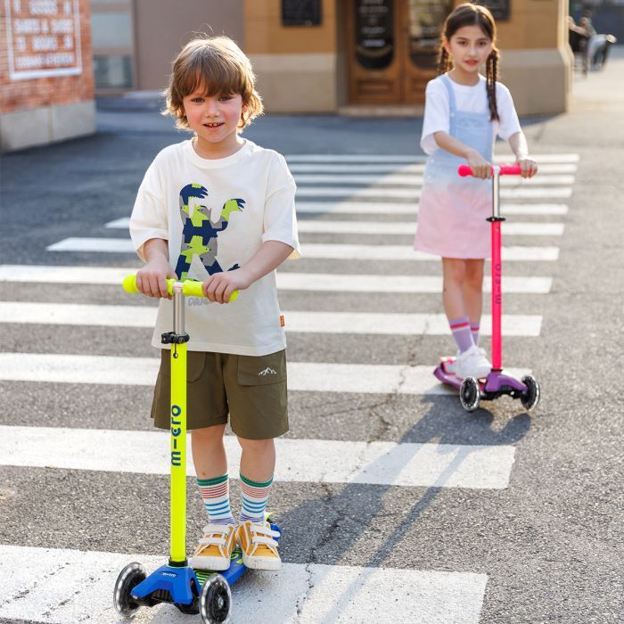 Самокат Micro Maxi Deluxe Neon LED" Ультра рожевий" (MMD233) изображение 8