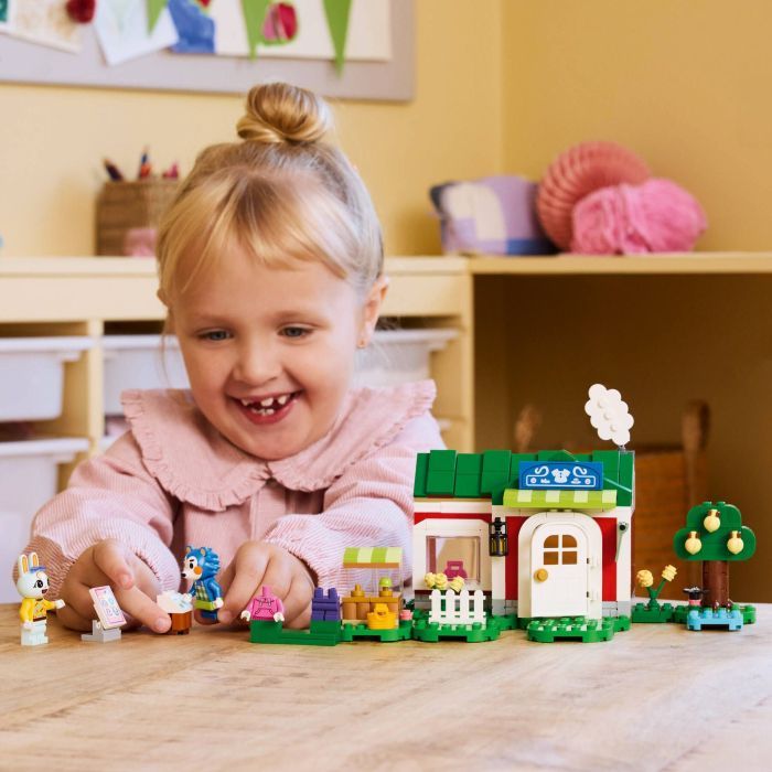 Конструктор LEGO Animal Crossing Магазин одежды, принадлежащий Able Sisters (77055) изображение 12