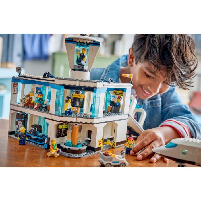 Конструктор LEGO City Аэропорт с самолетом (60502) изображение 11