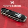 Ніж Victorinox Huntsman Ukraine Black "Козак з Шаблями" (1.3713.3_T1110u) зображення 2